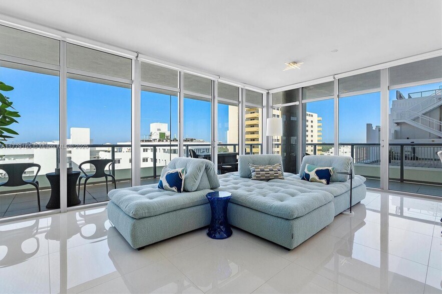 Building Photo - 3737 Collins Ave