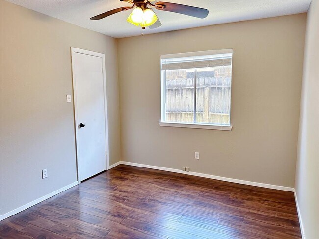 Building Photo - 2531 Orion Dr