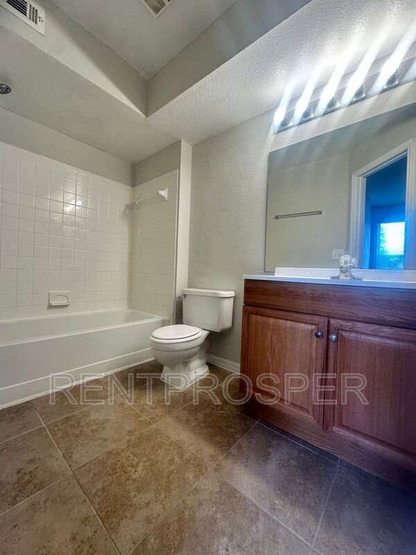 Building Photo - 4532 Commander Dr