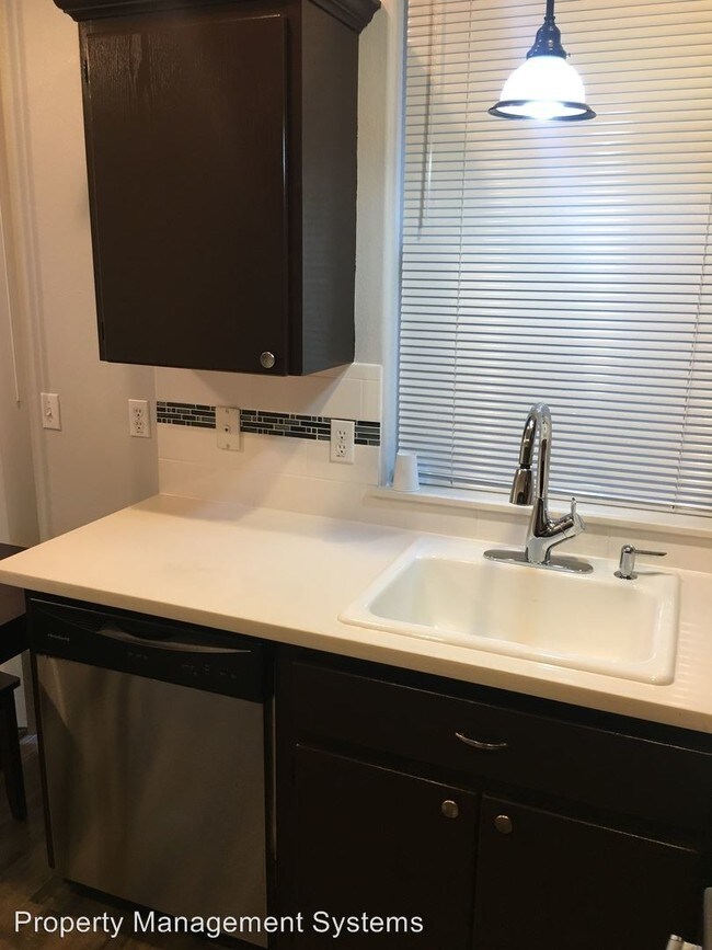 Building Photo - 19195 SE Yamhill St