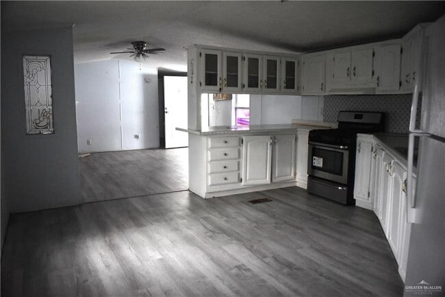 Building Photo - 9 Banyan Ave