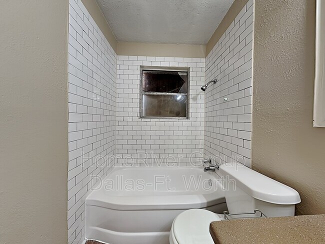 Building Photo - 14116 Cimarron Dr