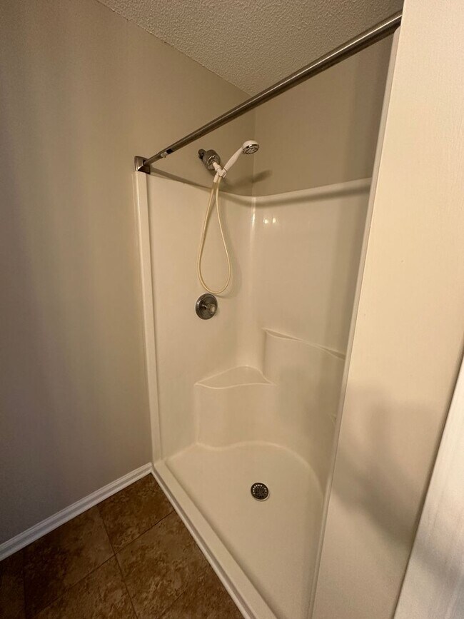 Building Photo - S204