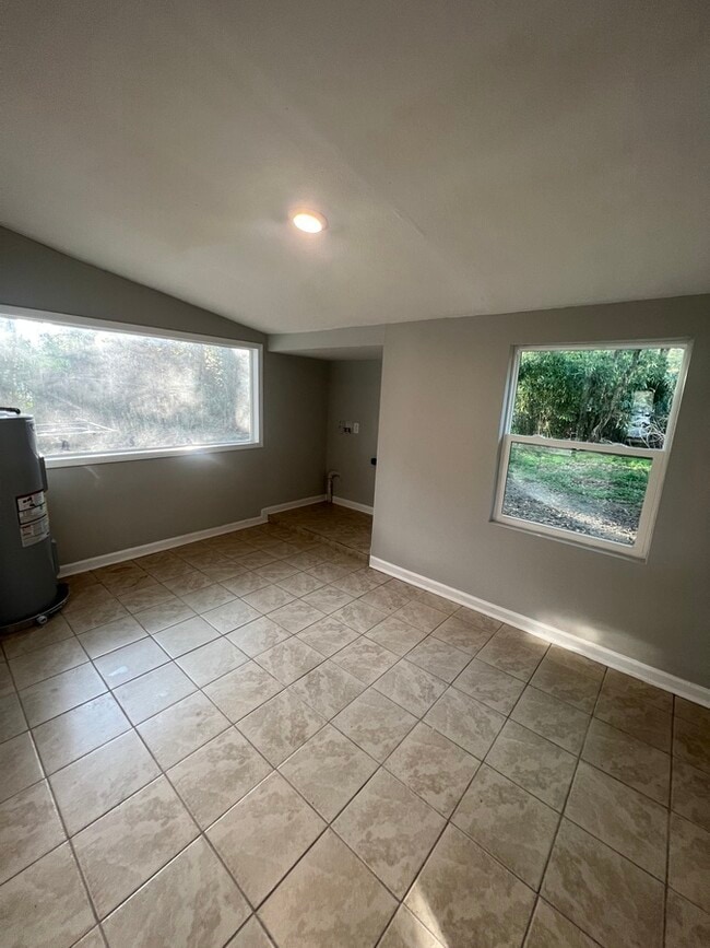Building Photo - 3407 Rockwood Dr