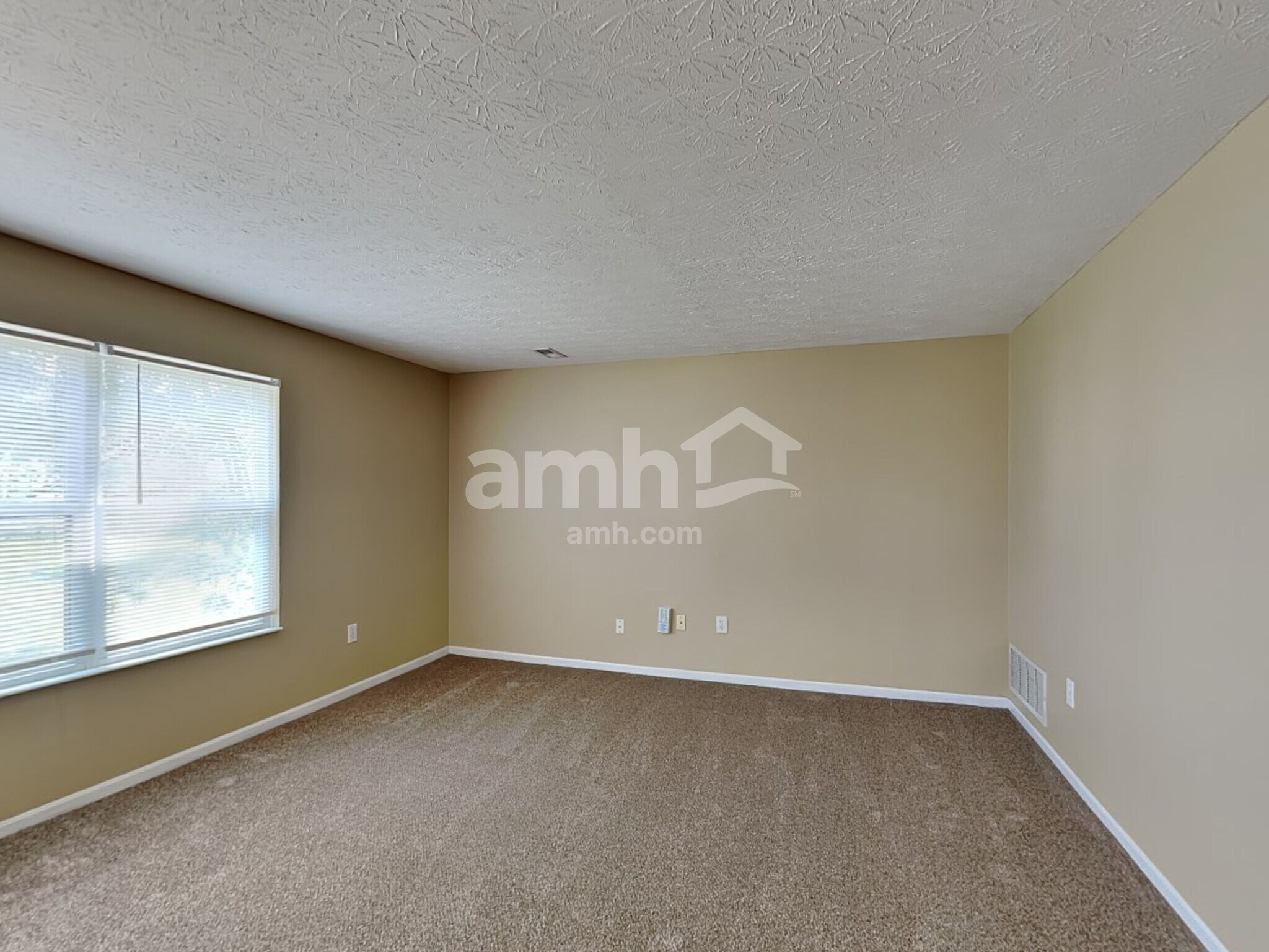 Building Photo - 6083 Weber Oaks Dr