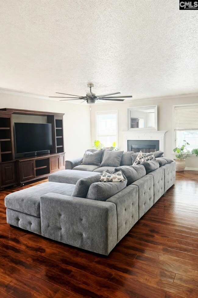 Building Photo - 1906 Leesburg Dr