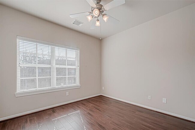 Building Photo - 38 Islewood Blvd