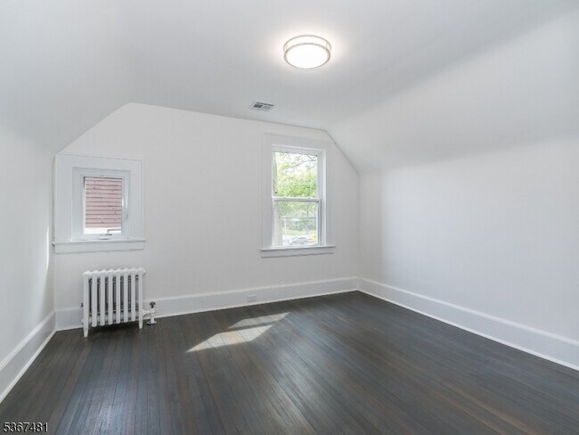 Building Photo - 186 Gregory Ave
