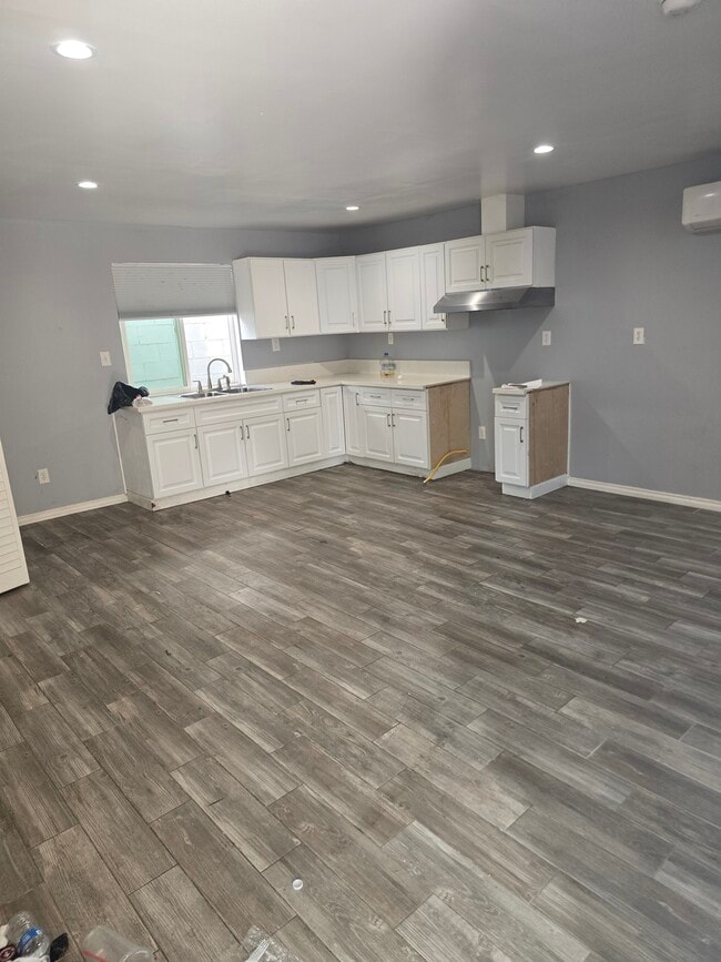 Building Photo - 505 Harding Ave