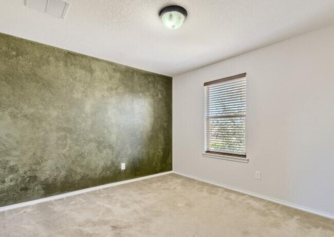 Building Photo - 5127 Mustang Cove