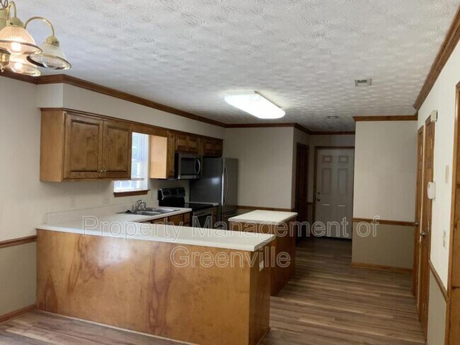 Building Photo - 207 Courtneybrook Trail