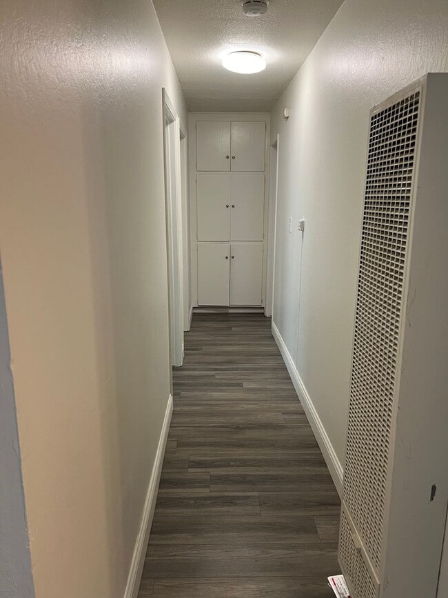 Building Photo - NICE APARTMENT IN ROSEVILLE!!