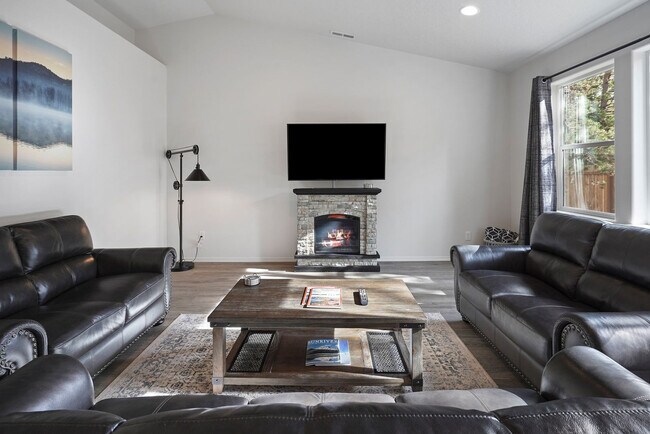 Building Photo - 17255 Avocet Dr
