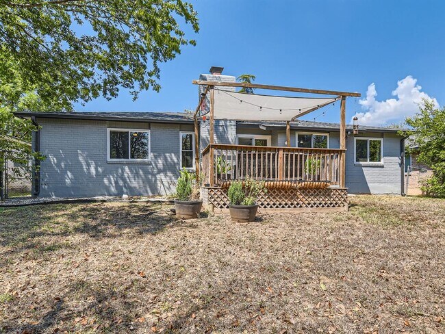 Building Photo - 6101 London Dr