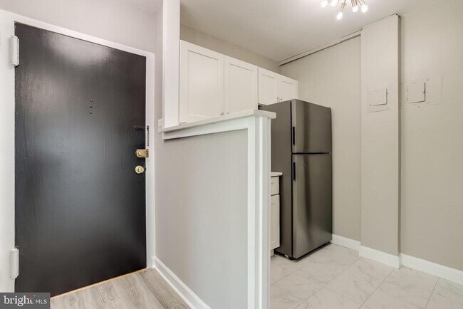 Building Photo - 1011 Arlington Blvd