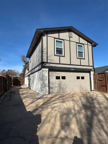 Building Photo - 3200 Dover Dr