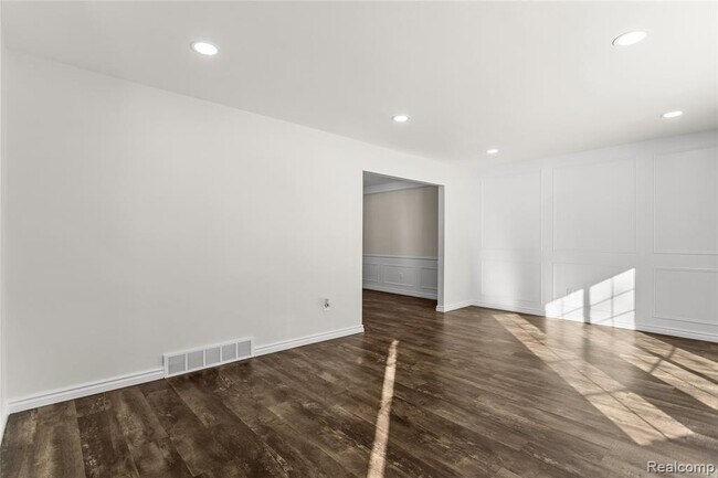 Building Photo - 3715 Ledge Dr