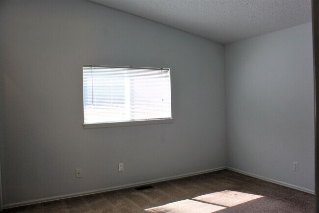 Building Photo - 4535 Witches Hollow Ln