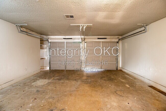 Building Photo - 4101 SE 45th St