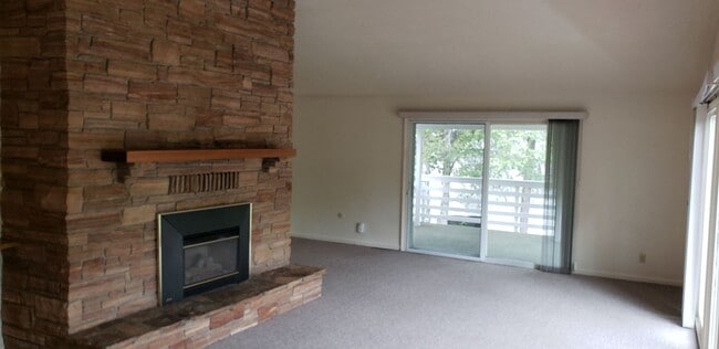 Building Photo - 515 Parkway Dr