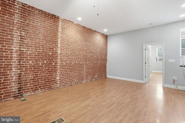 Building Photo - 1440 Fairmont St NW