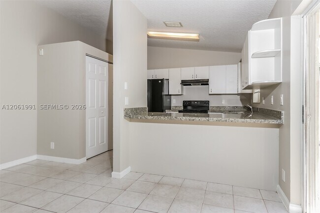 Building Photo - 525 20th Ave N