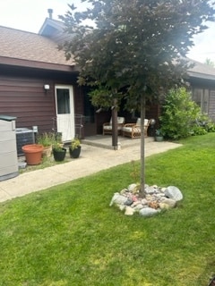 yard - 2130 Hammond Pl E