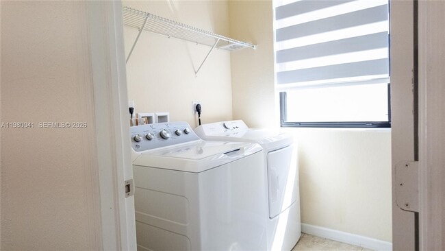 Building Photo - 3530 W 88th St