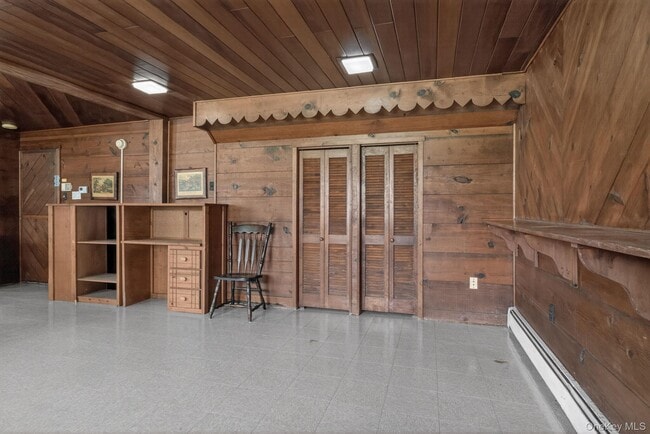 Building Photo - 353 Candlestick Hill Rd