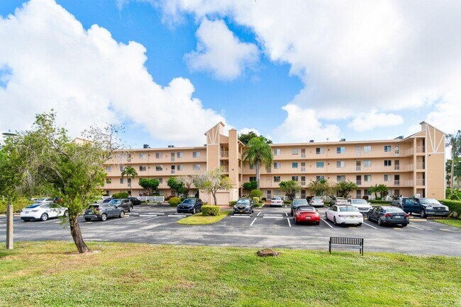 Building Photo - 6795 Huntington Ln