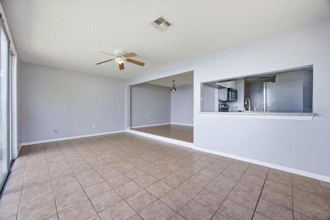 Building Photo - 102 Mango Dr