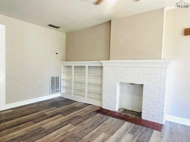 Building Photo - 1908 1/2 Fillmore Street Unit