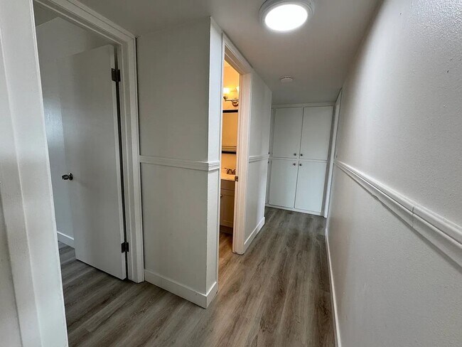 Building Photo - Hurlbut