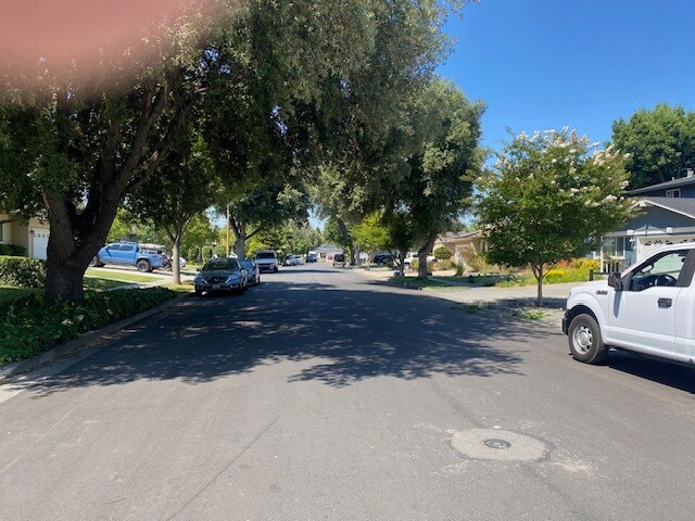 Left side of the street - 819 Midvale Ln