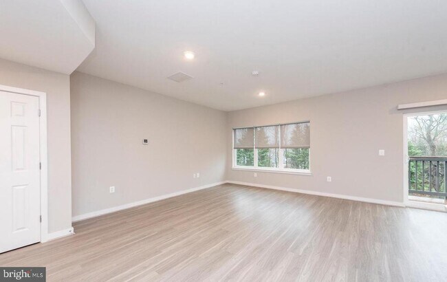 Building Photo - 3307 Demirel Way