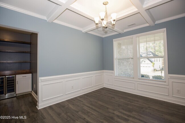 Building Photo - 660 Ave of the Carolinas