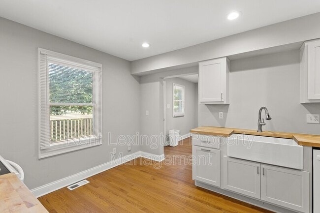 Building Photo - 147 Westgate Dr