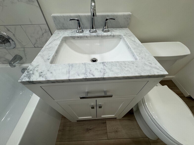 Building Photo - 820 S Rosemead Blvd