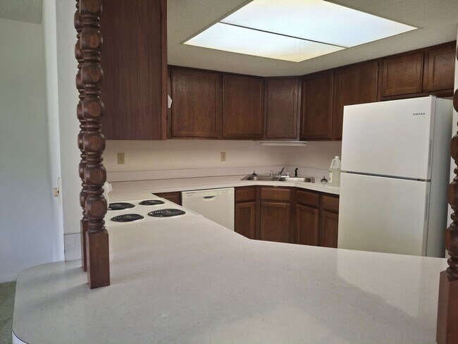 Building Photo - 2/2 in Silver Spring Shores 55+