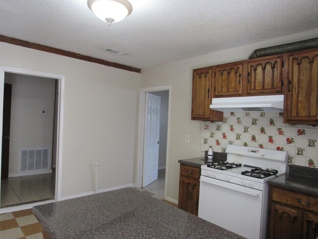 Building Photo - 3519 Flores Ave