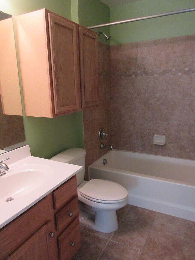 Building Photo - 469 Rolkin Rd