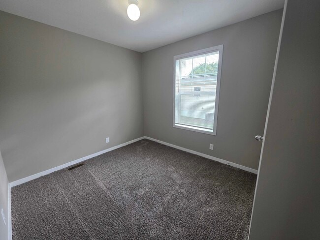 Building Photo - 4548 Spruce Ct