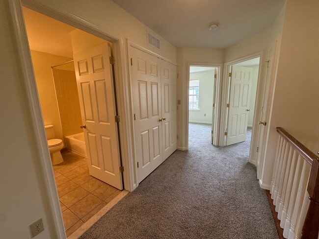 Building Photo - THREE BEDROOM TOWNHOUSE- East Penn Schools