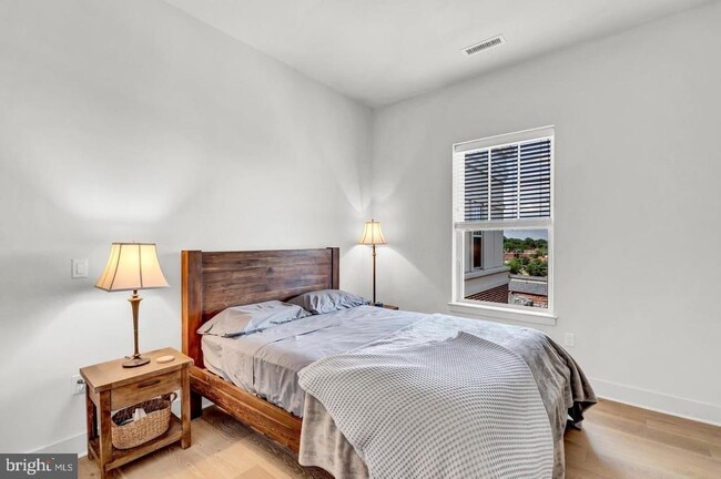 Building Photo - 6803 Cameron Dr NW