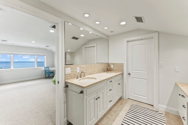 Building Photo - 64 Cliffside Dr
