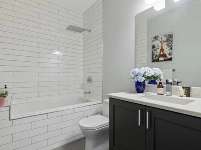 Building Photo - 2303 W Wilcox St