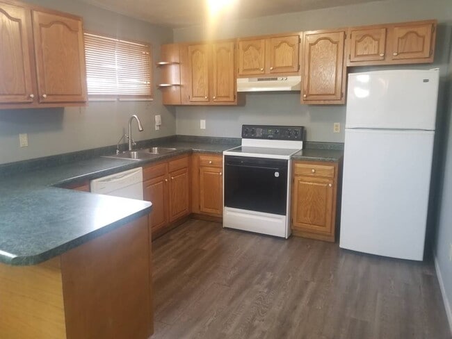 Building Photo - 200 W St Paul St