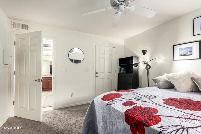 Building Photo - 17017 N 12th St