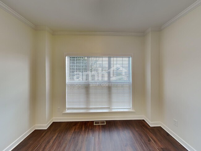 Building Photo - 3058 Romain Trail