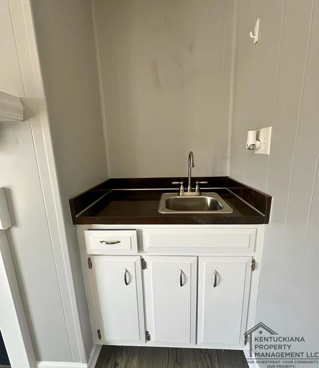 Building Photo - 3BR/2BA Home For Rent in Jtown!